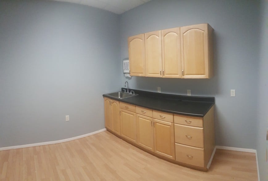 More Photos Of 5007-5035 S Louise Ave, Sioux Falls Unknown For Lease