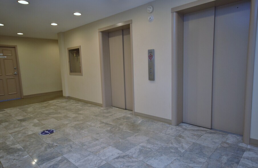 More Photos Of 200 Little Falls St, Falls Church Office For Lease