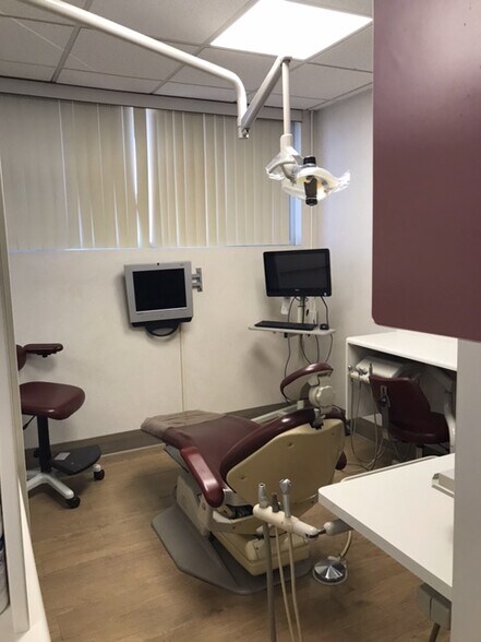 More Photos Of 1235 W Vista Way, Vista Medical For Lease
