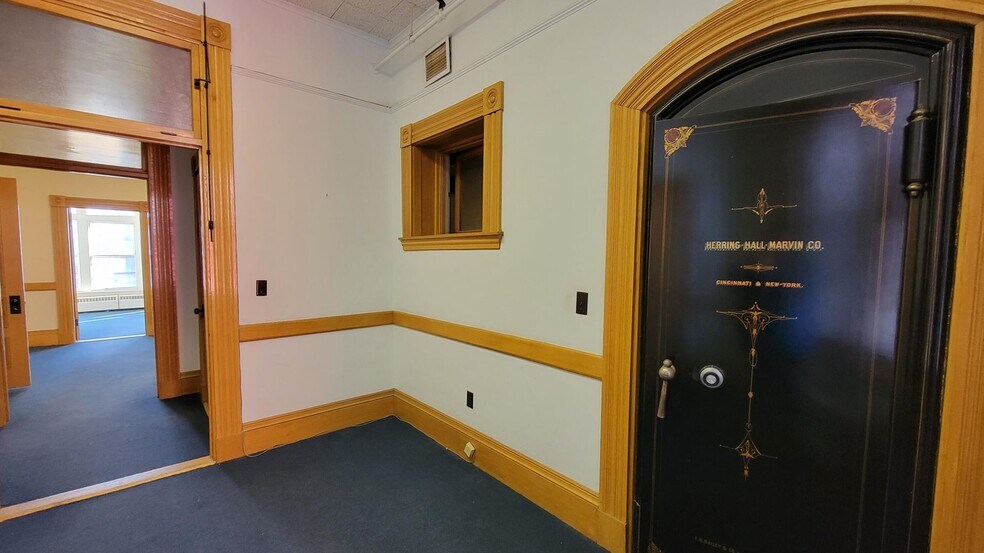 More Photos Of 74 Hammond St, Bangor Medical For Sale