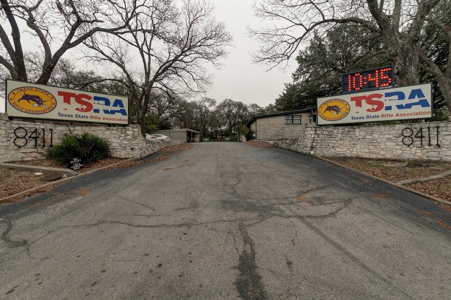 More Photos Of 8411 N Interstate 35, Austin Office For Lease