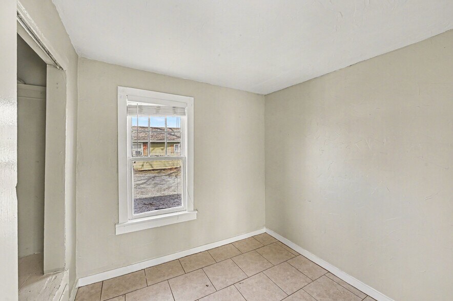 More Photos Of 308 Chestnut St, Silver Lake Apartments For Sale