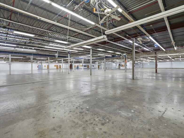 More Photos Of 857 Willow Cir, Hagerstown Manufacturing For Lease