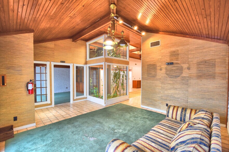 More Photos Of 5849 Holly Rd, Corpus Christi Self Storage For Sale