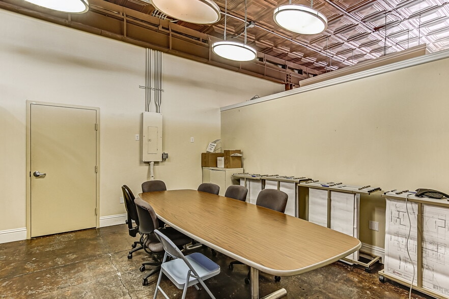 More Photos Of 1334 Walnut St, Jacksonville Office For Sale