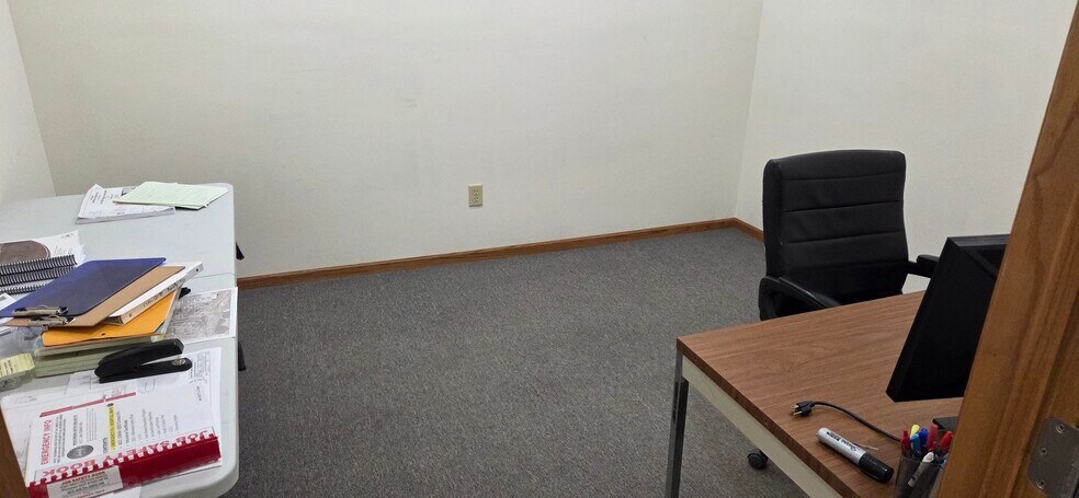 More Photos Of 6520 W Layton Ave, Greenfield Medical For Lease