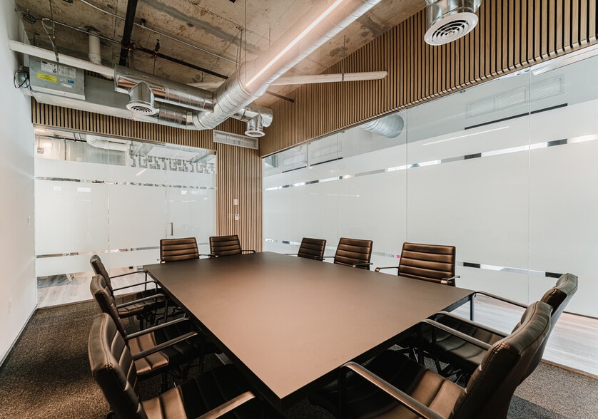 More Photos Of 420 SW 7th St, Miami Office For Lease