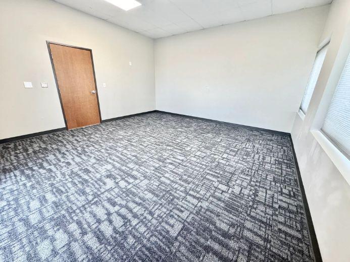 More Photos Of 320 NE 145th Pl, Edmond Warehouse For Lease