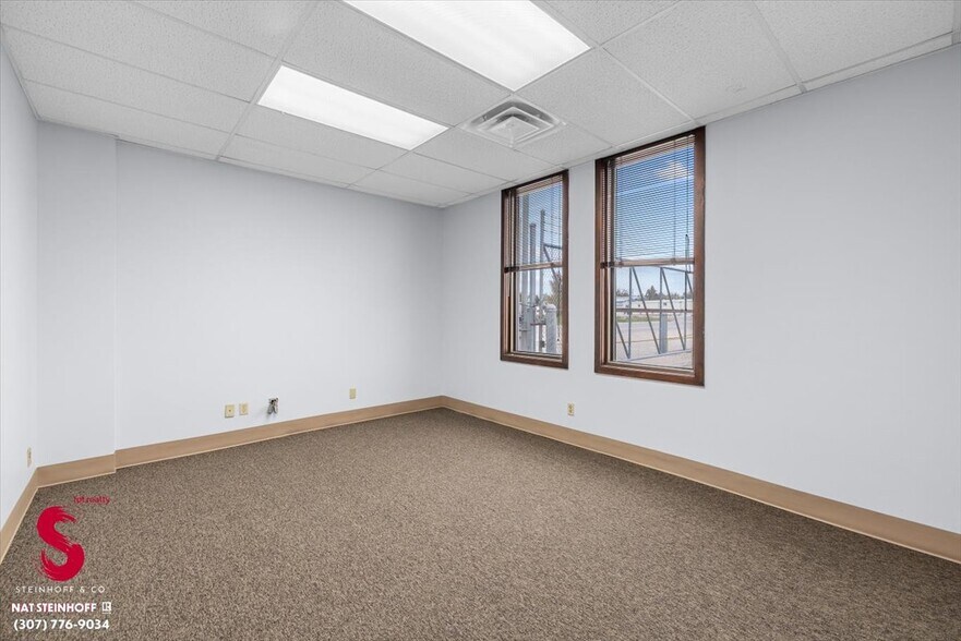 More Photos Of 4113 W Yellowstone Hwy, Casper Flex For Sale