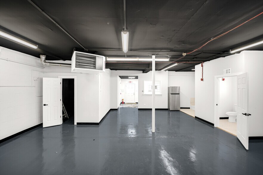More Photos Of 10333 Oxford Ave, Chicago Ridge Warehouse For Sale