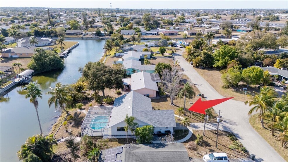 More Photos Of 1302 NE 4th Ter, Cape Coral Specialty For Sale