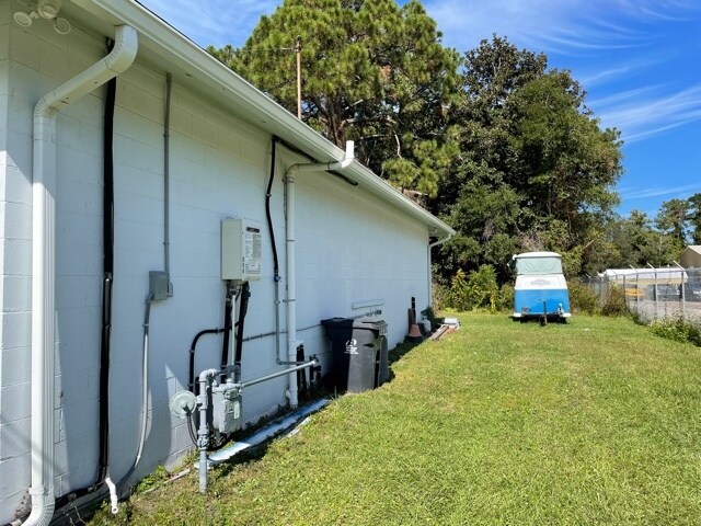 More Photos Of 1421 S 10th St, Fernandina Beach Freestanding For Sale