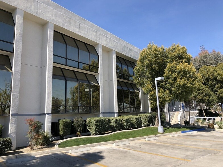 More Photos Of 1701 Westwind Dr, Bakersfield Office For Lease