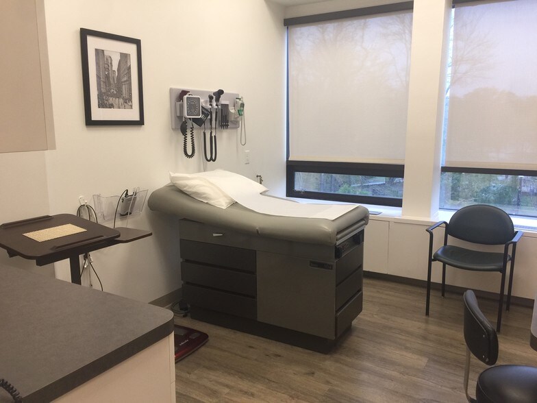 More Photos Of 1445-1455 E Putnam Ave, Old Greenwich Medical For Lease