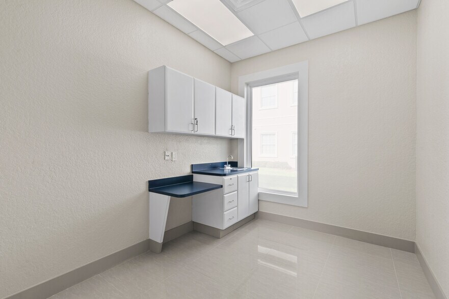 More Photos Of 431 N Kirkman Rd, Orlando Medical For Lease