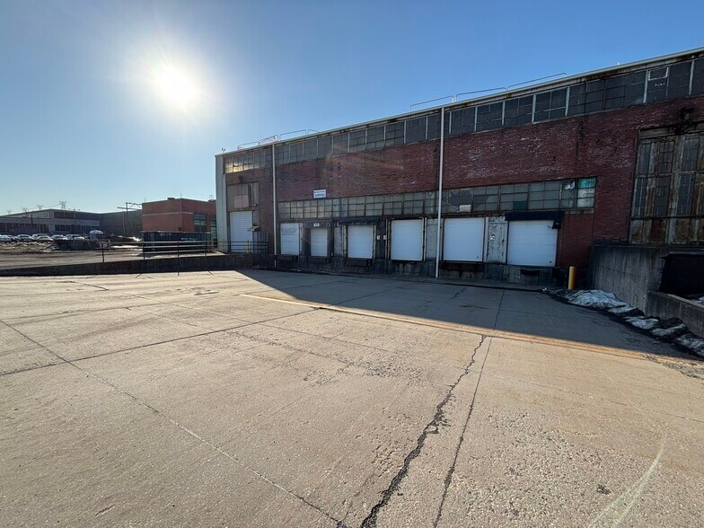 More Photos Of 2221 Niagara Falls Blvd, Wheatfield Township Warehouse For Lease