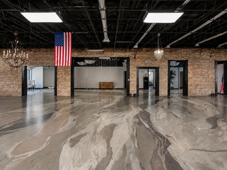 More Photos Of 44 W Lincoln Hwy, Chicago Heights Office For Lease