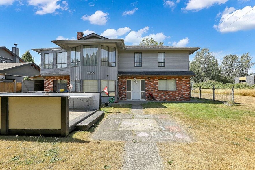 More Photos Of 9509 152 St, Surrey Daycare Center For Lease