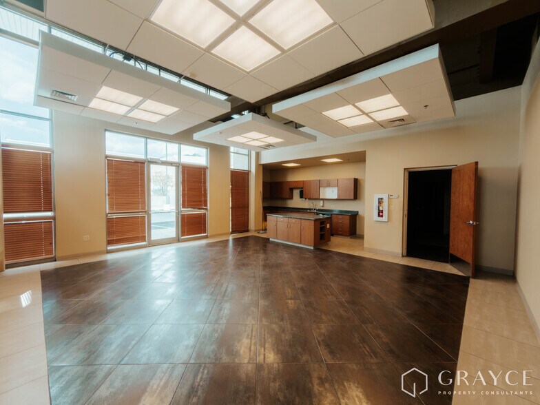 More Photos Of 4301 N Mesa St, El Paso Medical For Lease