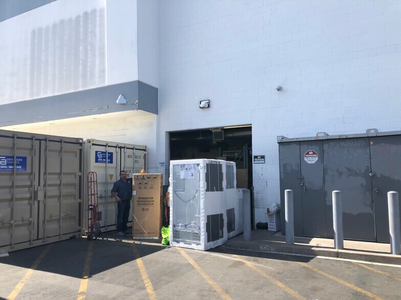 More Photos Of 6054 Pacific Blvd, Huntington Park Freestanding For Lease