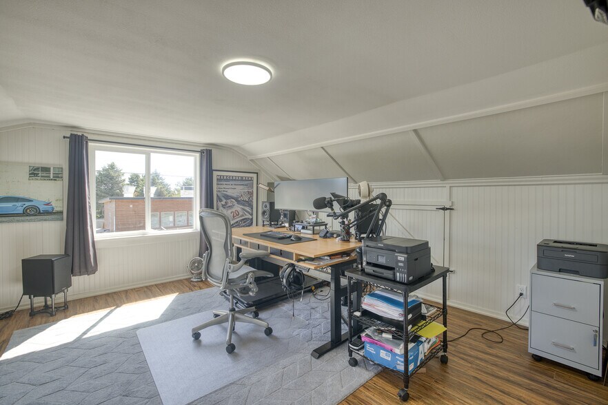 More Photos Of 40 Main St, Pacific Beach Flex For Sale