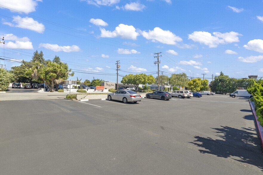 More Photos Of 290-302 Brokaw Rd, Santa Clara Warehouse For Lease