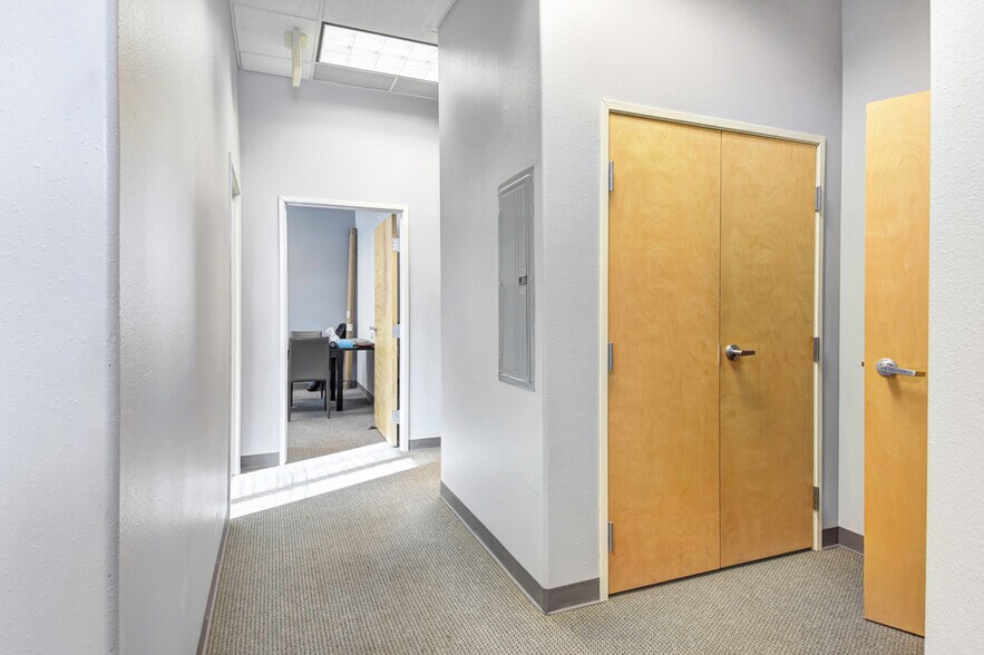 More Photos Of 88 Inverness Cir E, Englewood Office For Sale