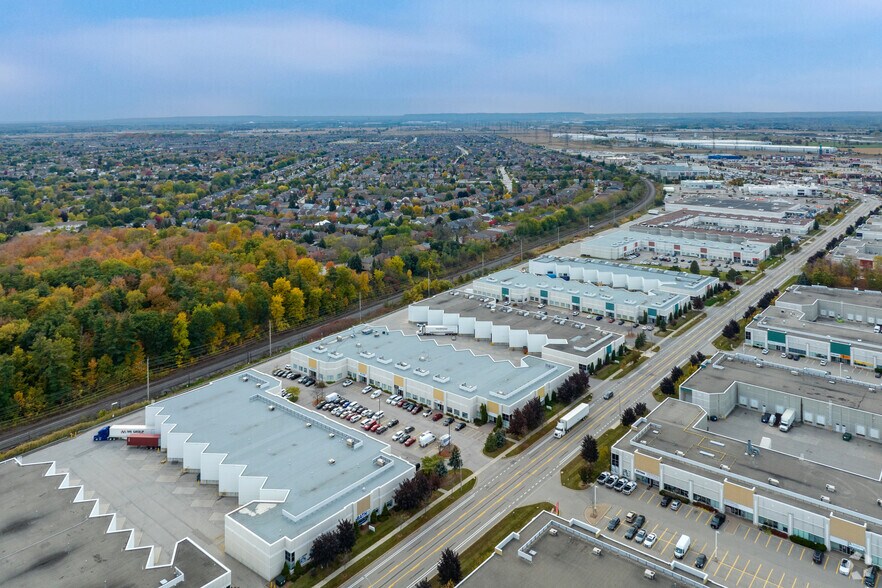 More Photos Of 2820 Argentia Rd, Mississauga Warehouse For Lease