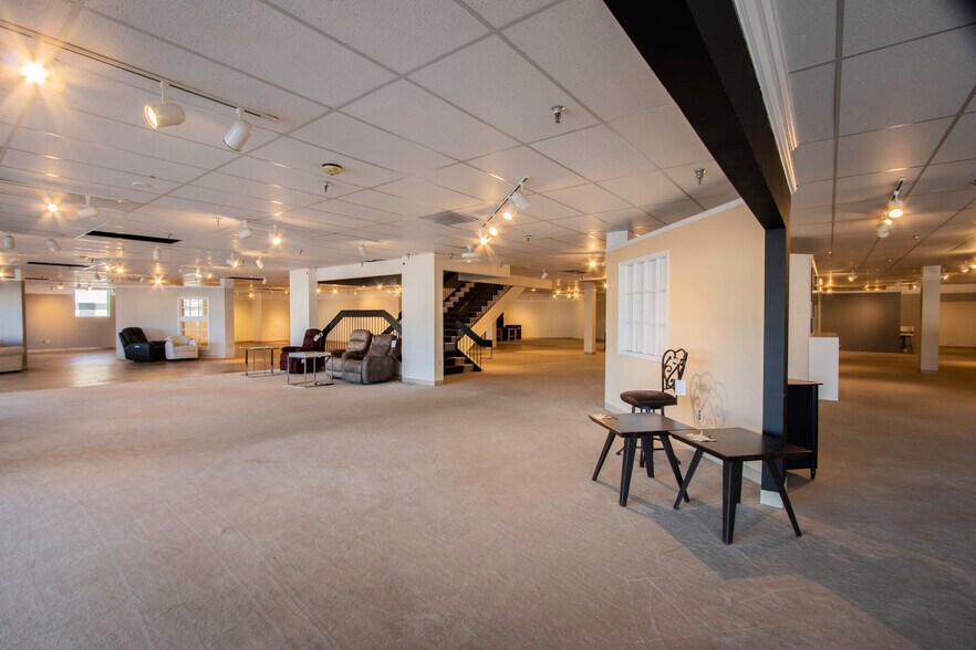 More Photos Of 8200-8260 S Colorado Blvd, Littleton Unknown For Lease