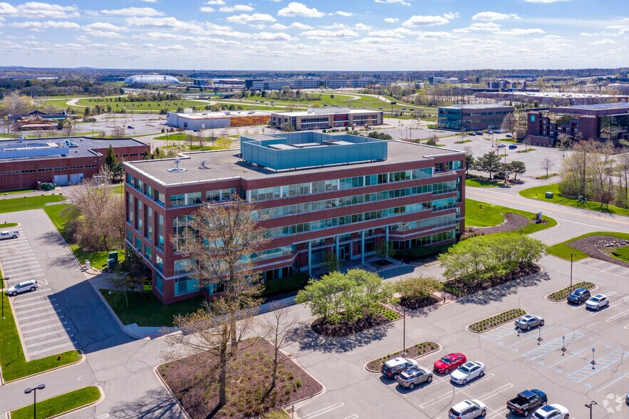 More Photos Of 19500 Victor Pky, Livonia Office For Lease