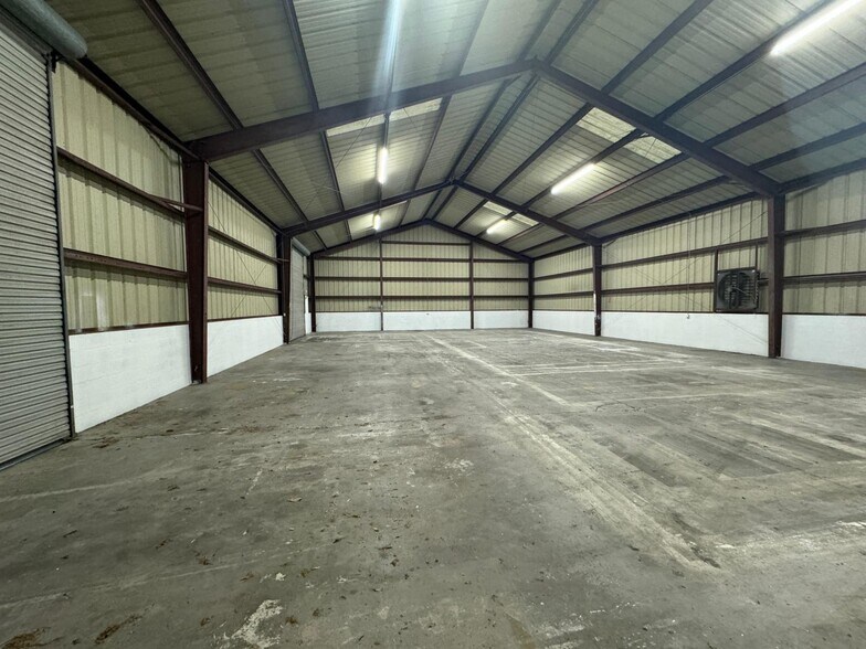 More Photos Of 8420 Epicenter Blvd, Lakeland Unknown For Lease