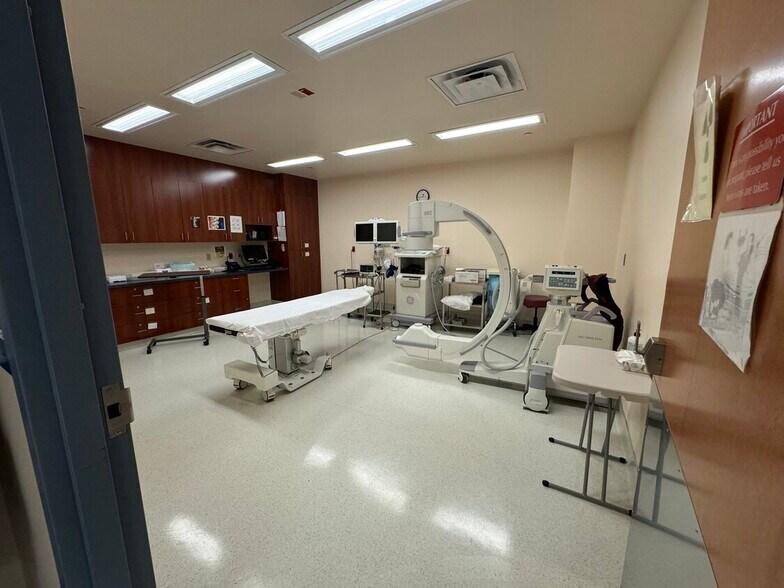 More Photos Of 250 Fame Ave, Hanover Medical For Sale