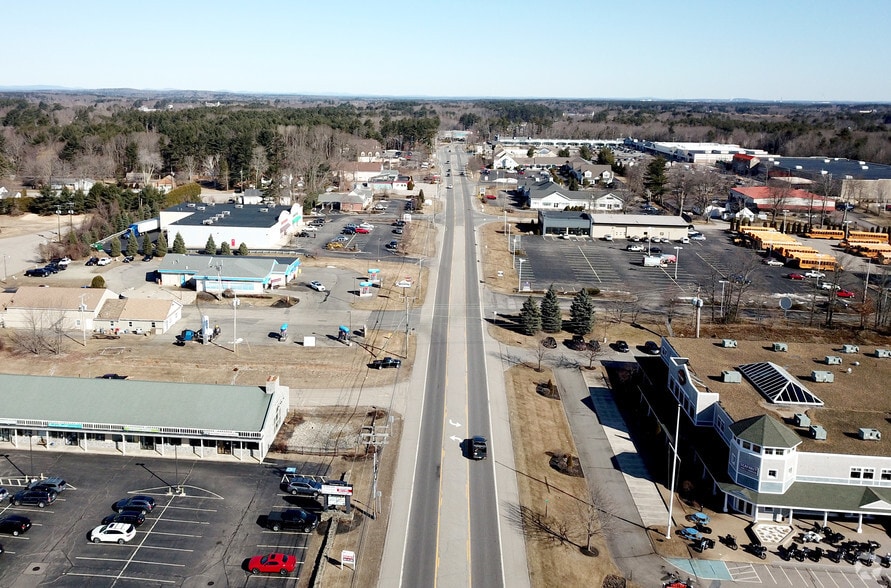 More Photos Of 18 Lafayette Rd, North Hampton Freestanding For Lease