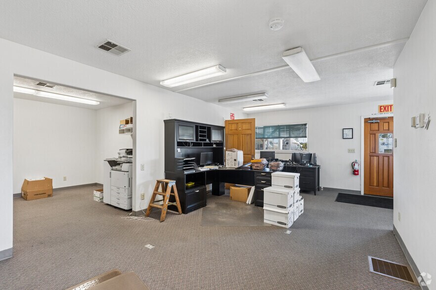 More Photos Of 3923 Old Salem Rd NE, Albany Truck Terminal For Sale