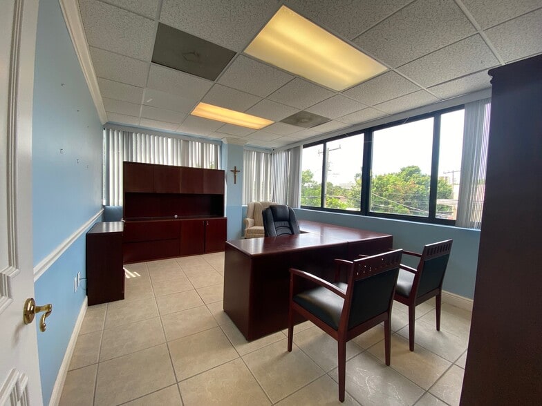 More Photos Of 2350 Coral Way, Coral Gables Medical For Sale