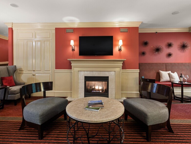More Photos Of 18 Main St, Stowe Hotel For Sale