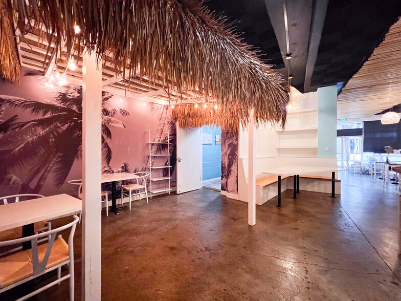More Photos Of 96 N King St, Honolulu Bar For Lease