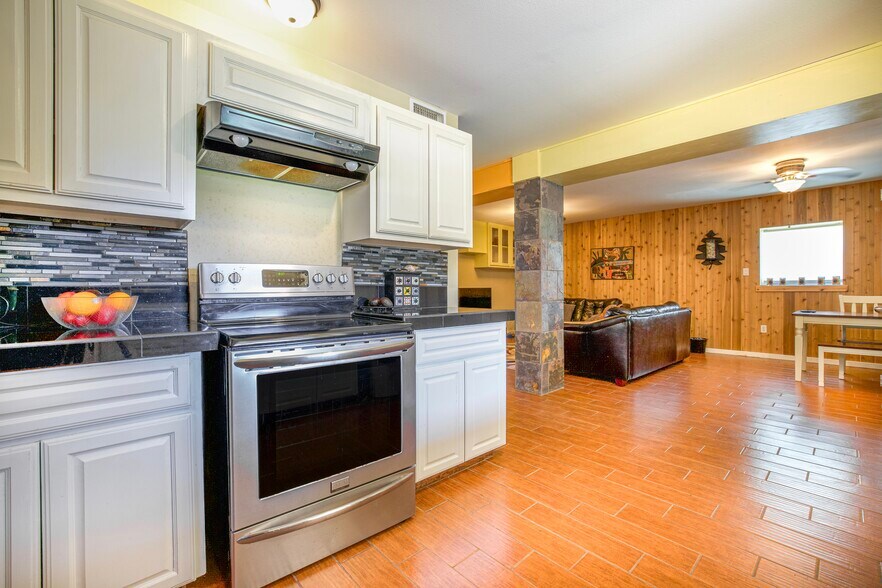 More Photos Of 129 E Esperanza St, South Padre Island Apartments For Sale