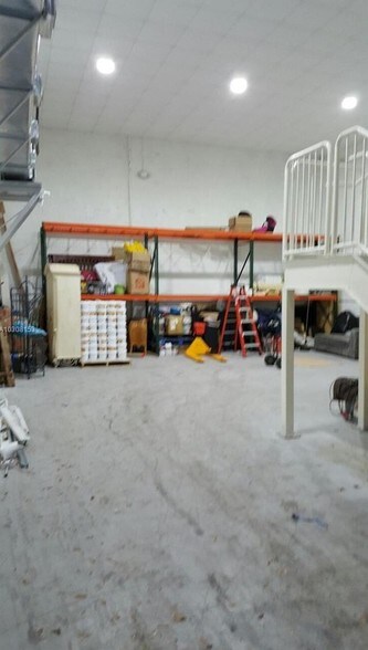 More Photos Of 5900 NW 99th Ave, Miami Light Distribution For Lease