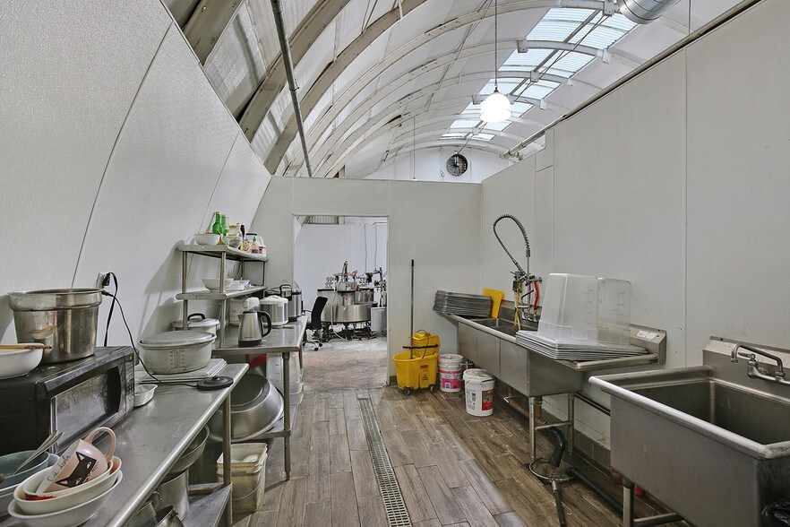 More Photos Of 4800 Bissell Ave, Richmond Manufacturing For Lease