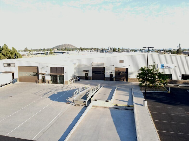 More Photos Of 20495 Murray Rd, Bend Warehouse For Lease
