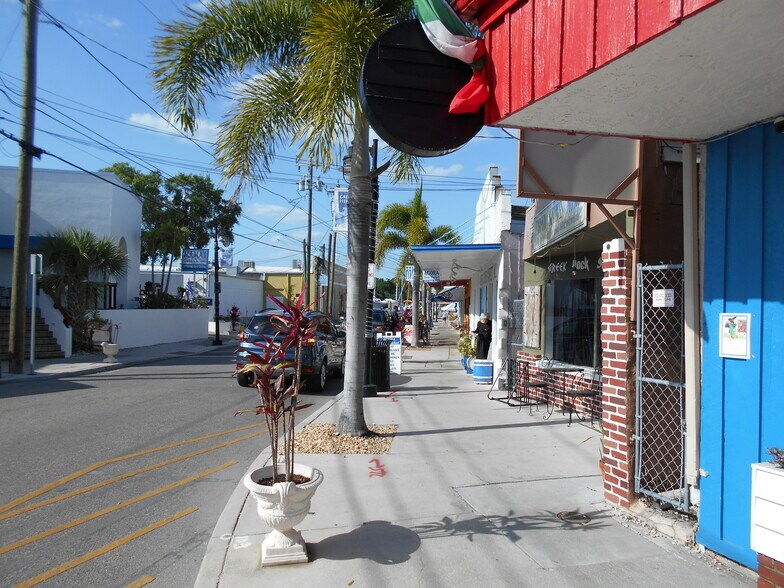 More Photos Of 530 Athens St, Tarpon Springs General Retail For Sale