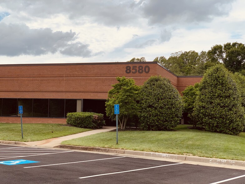 Primary Photo Of 8580 Cinder Bed Rd, Lorton Flex For Lease