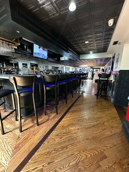 More Photos Of 8817 W 143rd St, Orland Park Restaurant For Sale