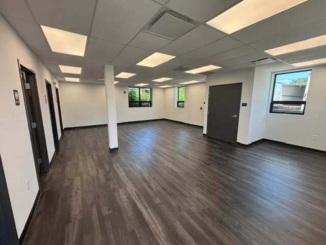 More Photos Of 120 Aldene Rd, Roselle Warehouse For Lease