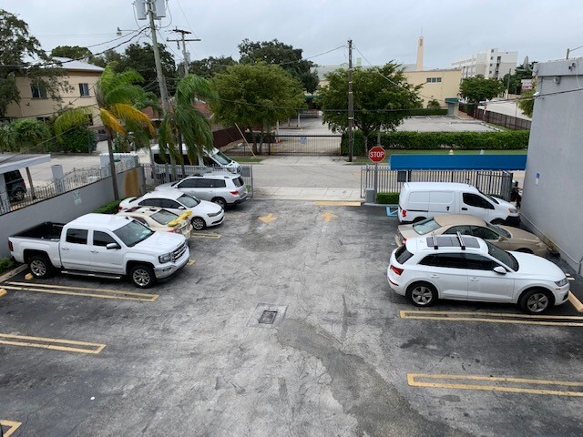 More Photos Of 2390 NW 7th St, Miami Medical For Sale