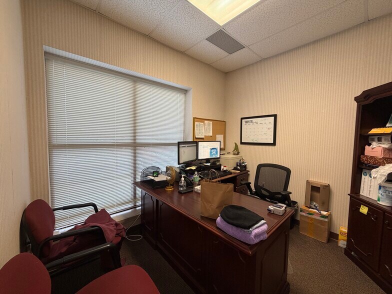 More Photos Of 7444 Dexter Ann Arbor Rd, Dexter Office For Lease