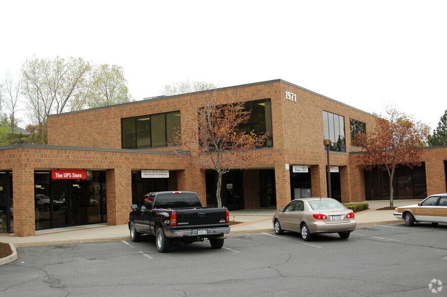 More Photos Of 1971 Western Ave, Albany Office For Lease