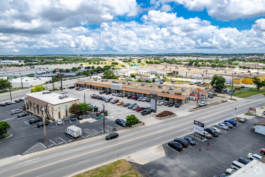 More Photos Of 4429-4455 Walzem Rd, San Antonio General Retail For Lease