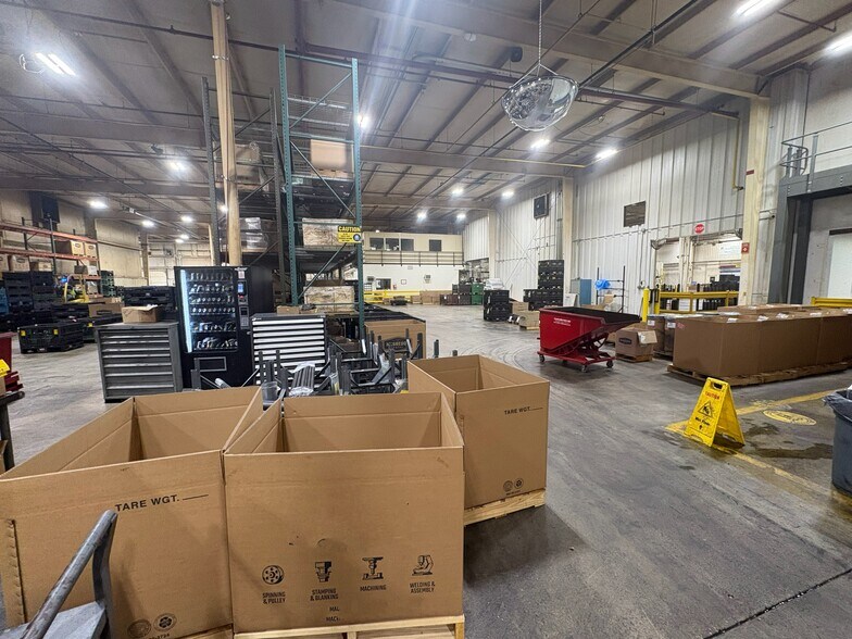 More Photos Of 2100 S Yellow Springs St, Springfield Warehouse For Sale
